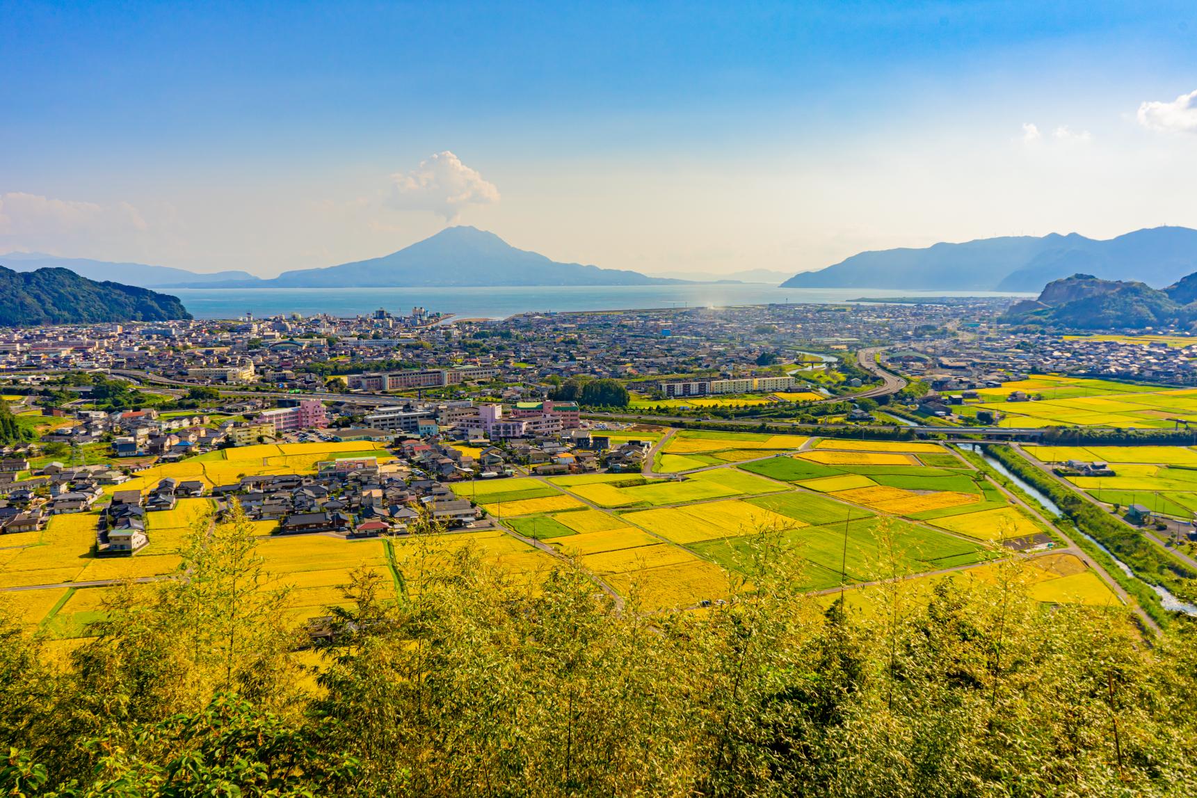 高倉展望台からの秋の風景（姶良市）