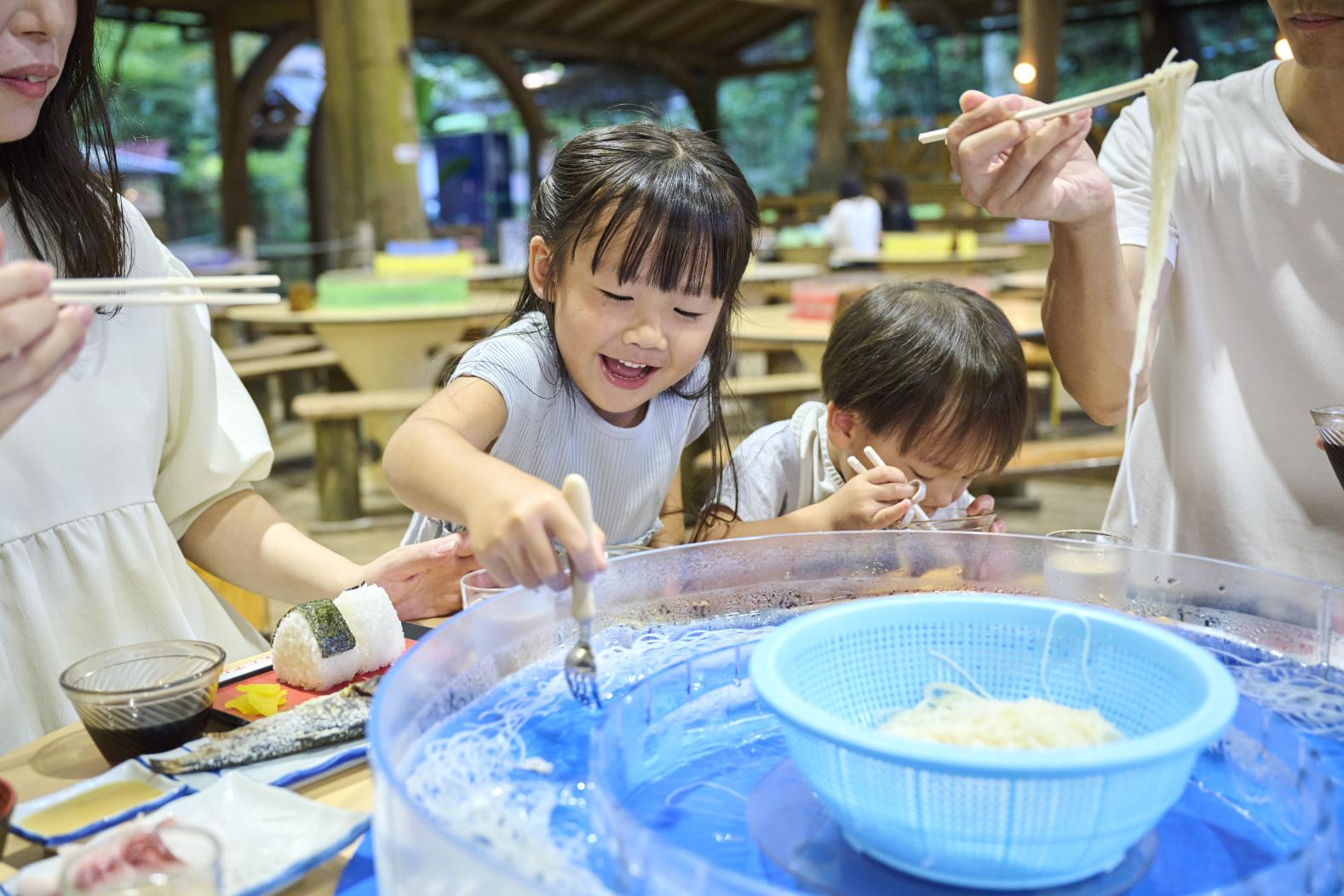 指宿市営唐船峡そうめん流し-2