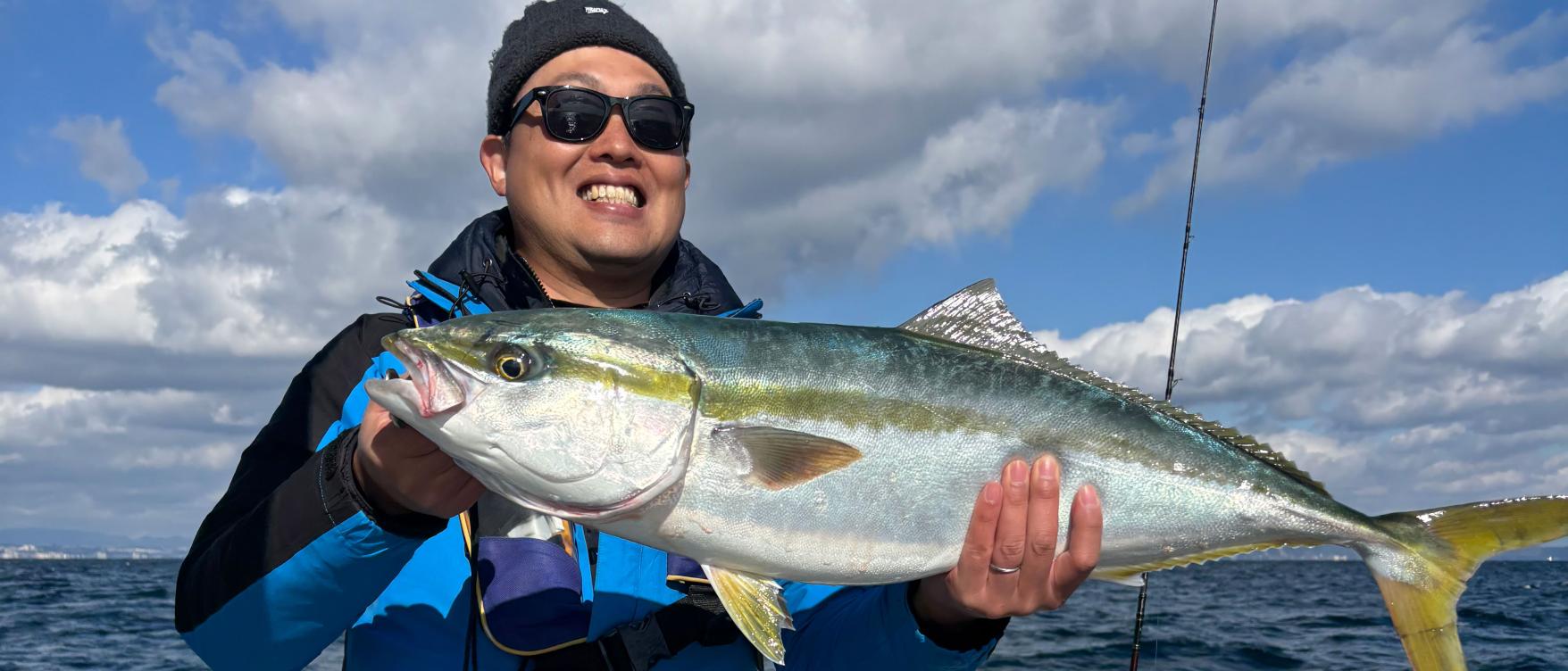 鹿児島で楽しむ絶景釣り体験 | 桜島を背景に錦江湾で多彩な魚種を満喫！-1