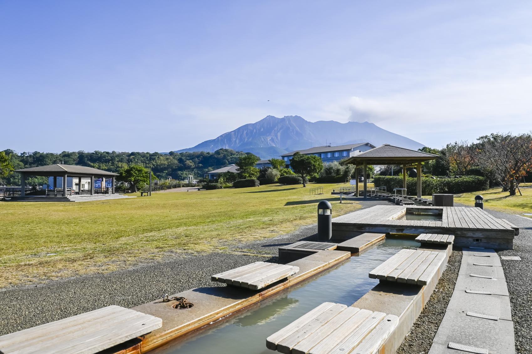 桜島 溶岩なぎさ公園足湯 観光スポット 公式 鹿児島県観光サイト かごしまの旅