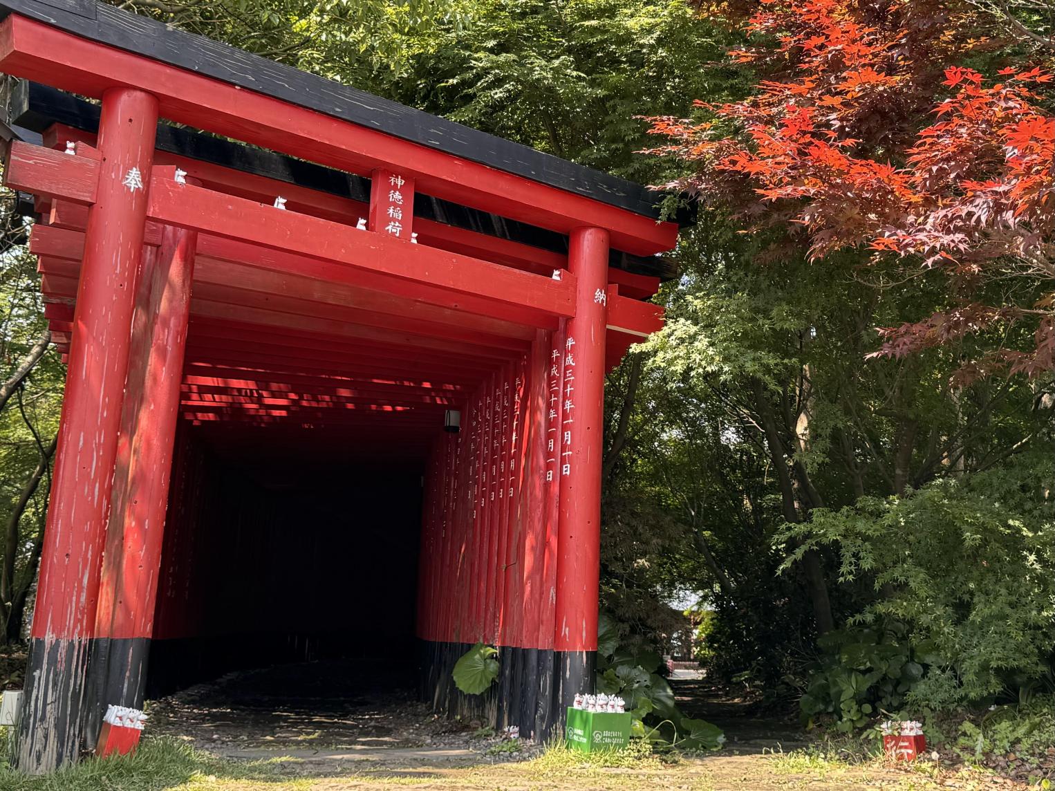Jintoku Inari Shrine-1